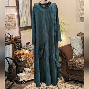 NWT Elegant Green Honeycomb Maxi Dress